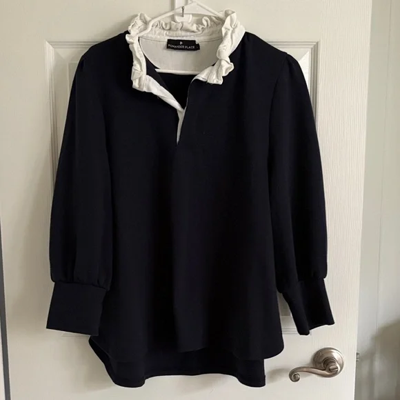 Pomander Place/Tuckernuck navy top- large - Picture 1 of 3